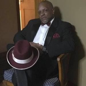 Meet your Posher, Derrick